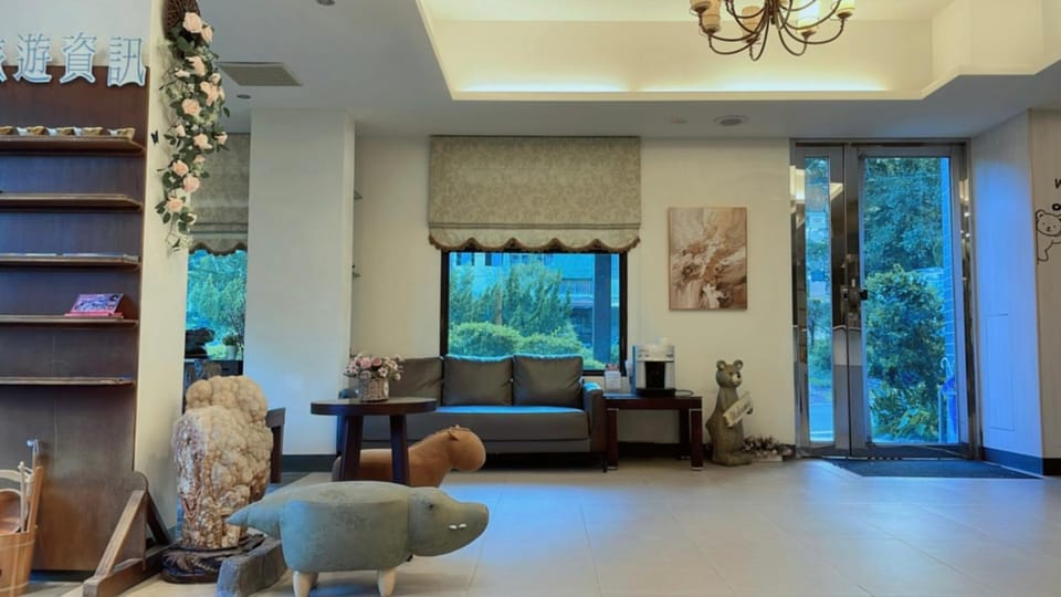 Property building, Seating area