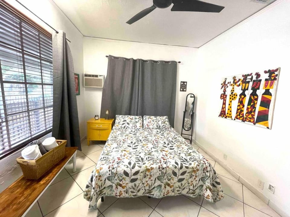 Private Room in the Heart of Calle Ocho Vacation rental in Coral Gables