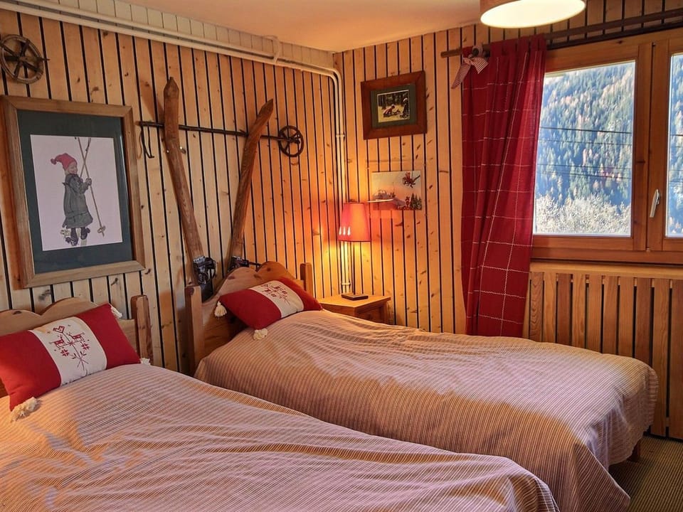 Chalet pour 10 pers, 5 pièces, parking, calme à la montagne - FR-1-411-683 Chalet in Bellentre