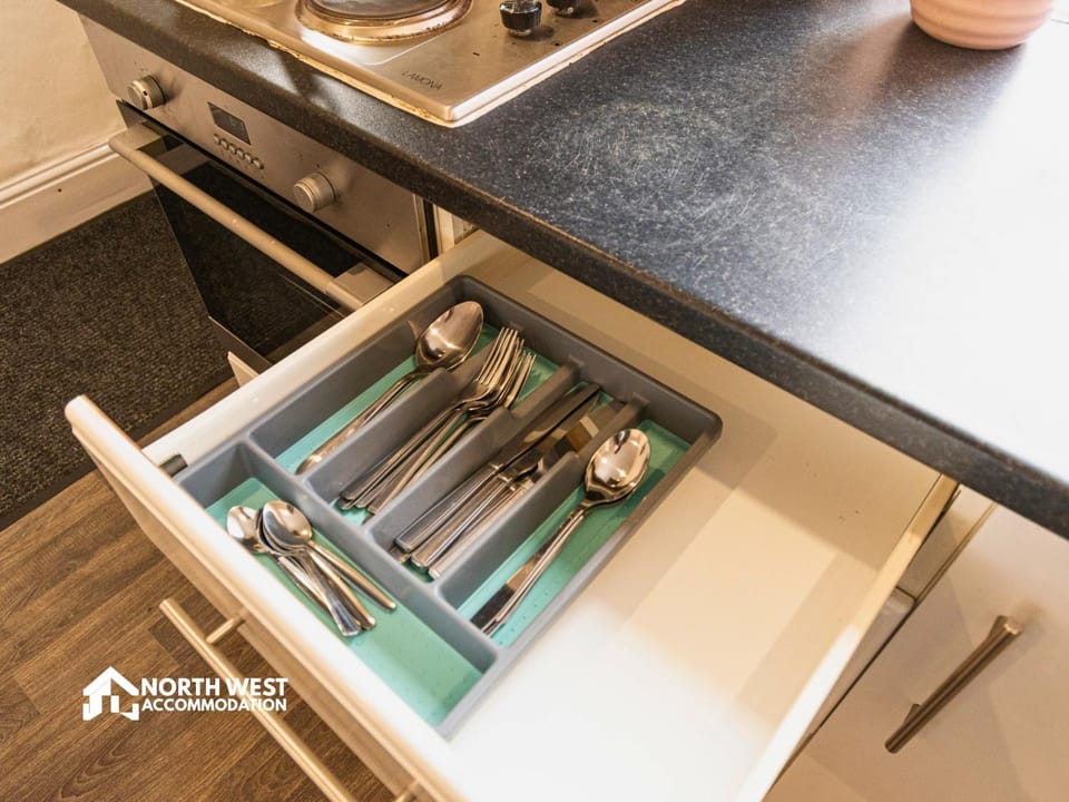 Kitchen or kitchenette, kitchen, kitchen
