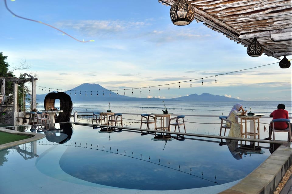 Swimming pool, Sunrise