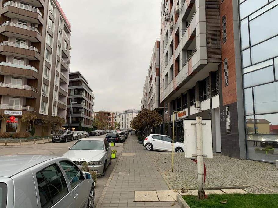 Sliver city next to paradise mall and metro Apartment in Sofia