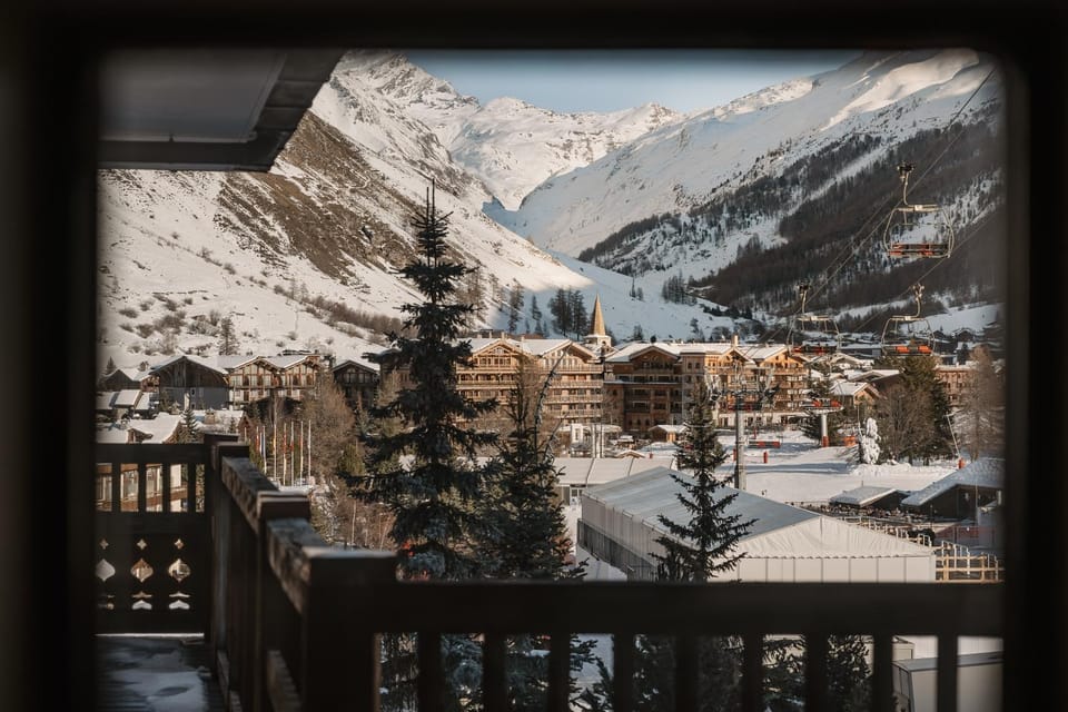 Nearby landmark, Winter, Balcony/Terrace, Mountain view
