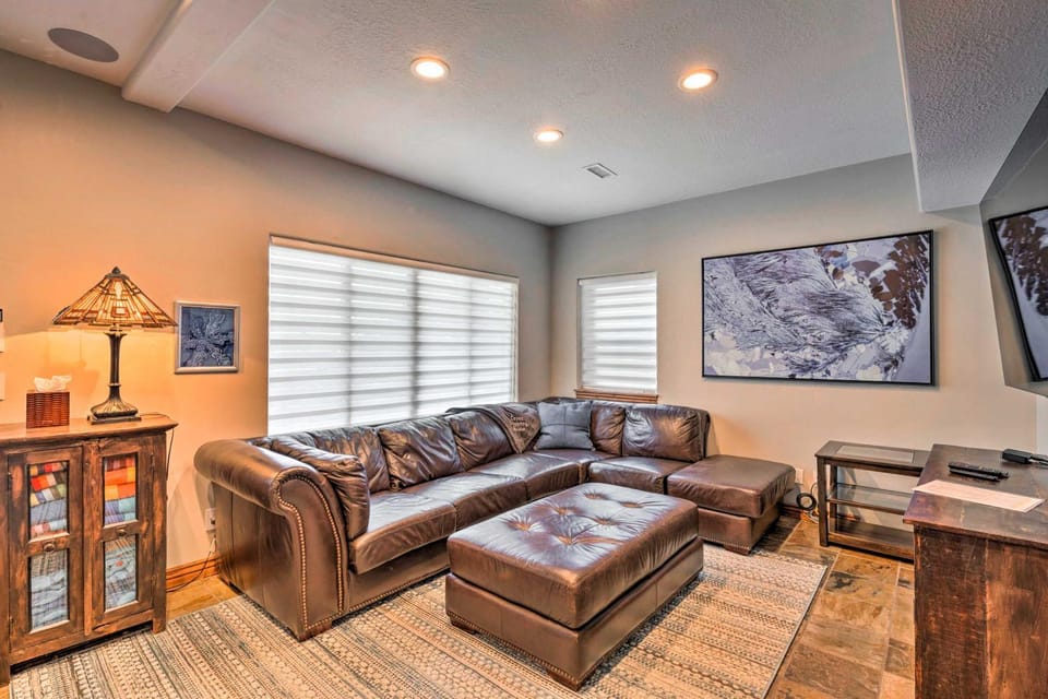 Hot Tub, 2 Mi to Cabriolet Lift: Family Mtn Escape House in Snyderville