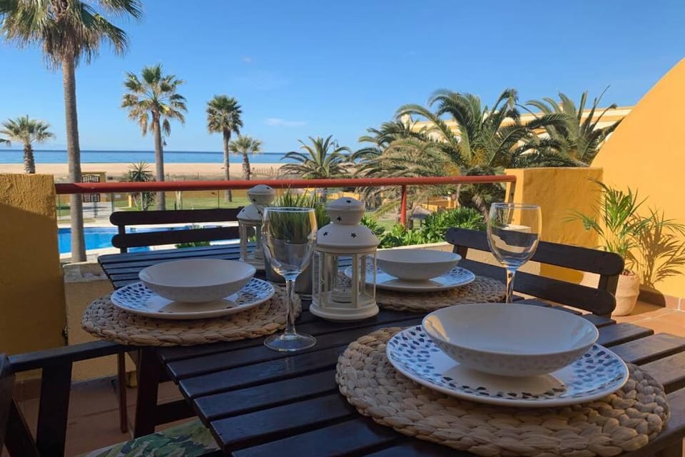 BEACH FRONT ATICO WIFI Apartment in Costa de la Luz