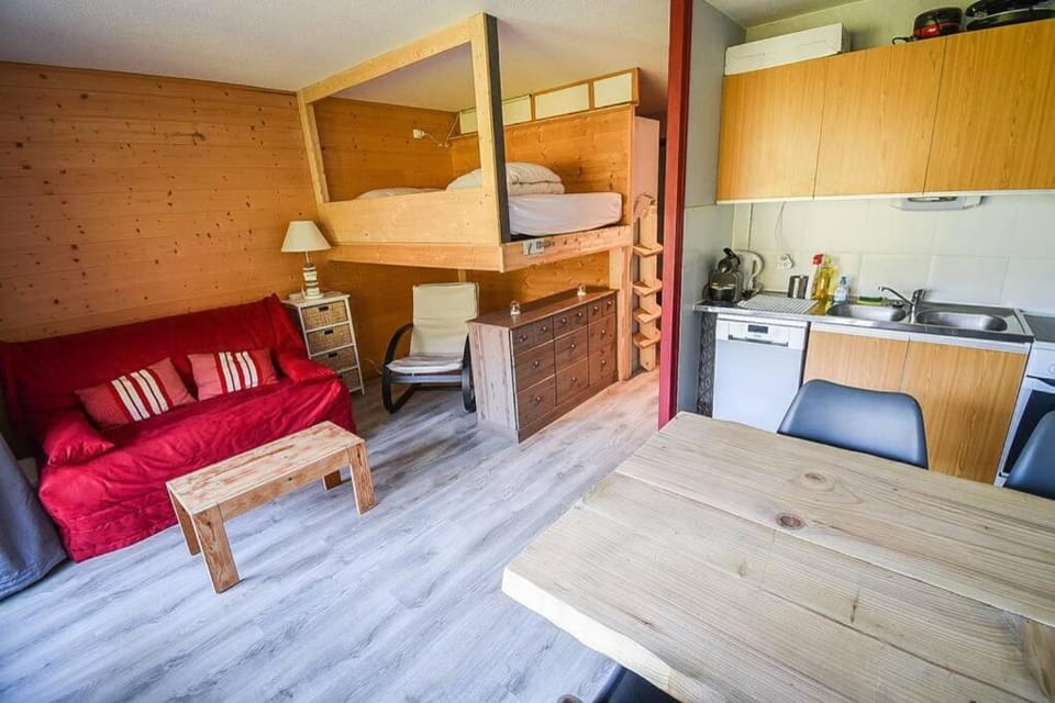 Le Relai S31 - Grand et lumineux studio avec coin montagne 4-6 pers, tout équipé, avec WIFI, à 30m des pistes avec un grand balcon, DRAPS NON COMPRIS Apartment in Haute-Savoie