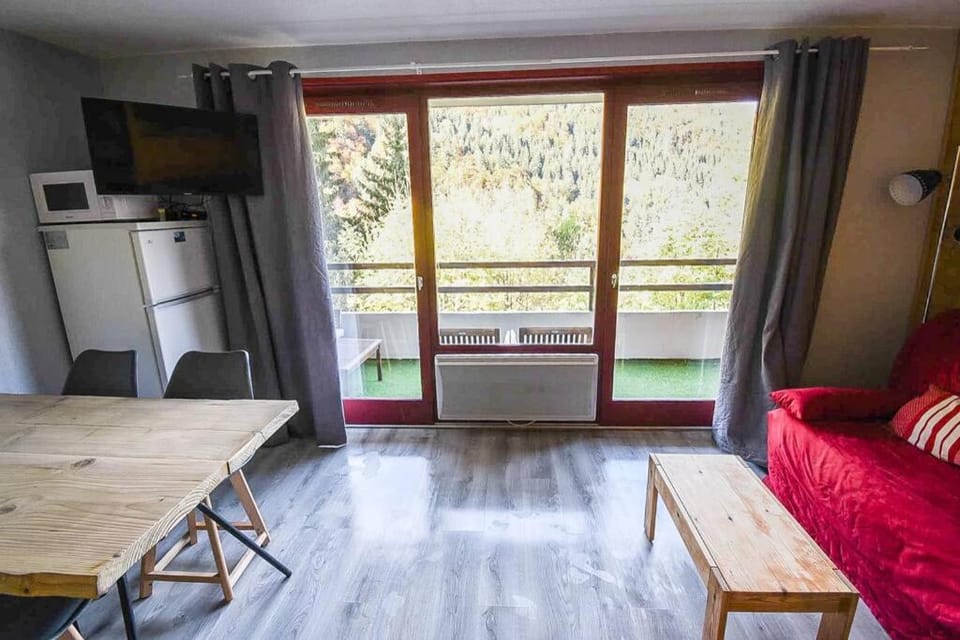 Le Relai S31 - Grand et lumineux studio avec coin montagne 4-6 pers, tout équipé, avec WIFI, à 30m des pistes avec un grand balcon, DRAPS NON COMPRIS Apartment in Haute-Savoie