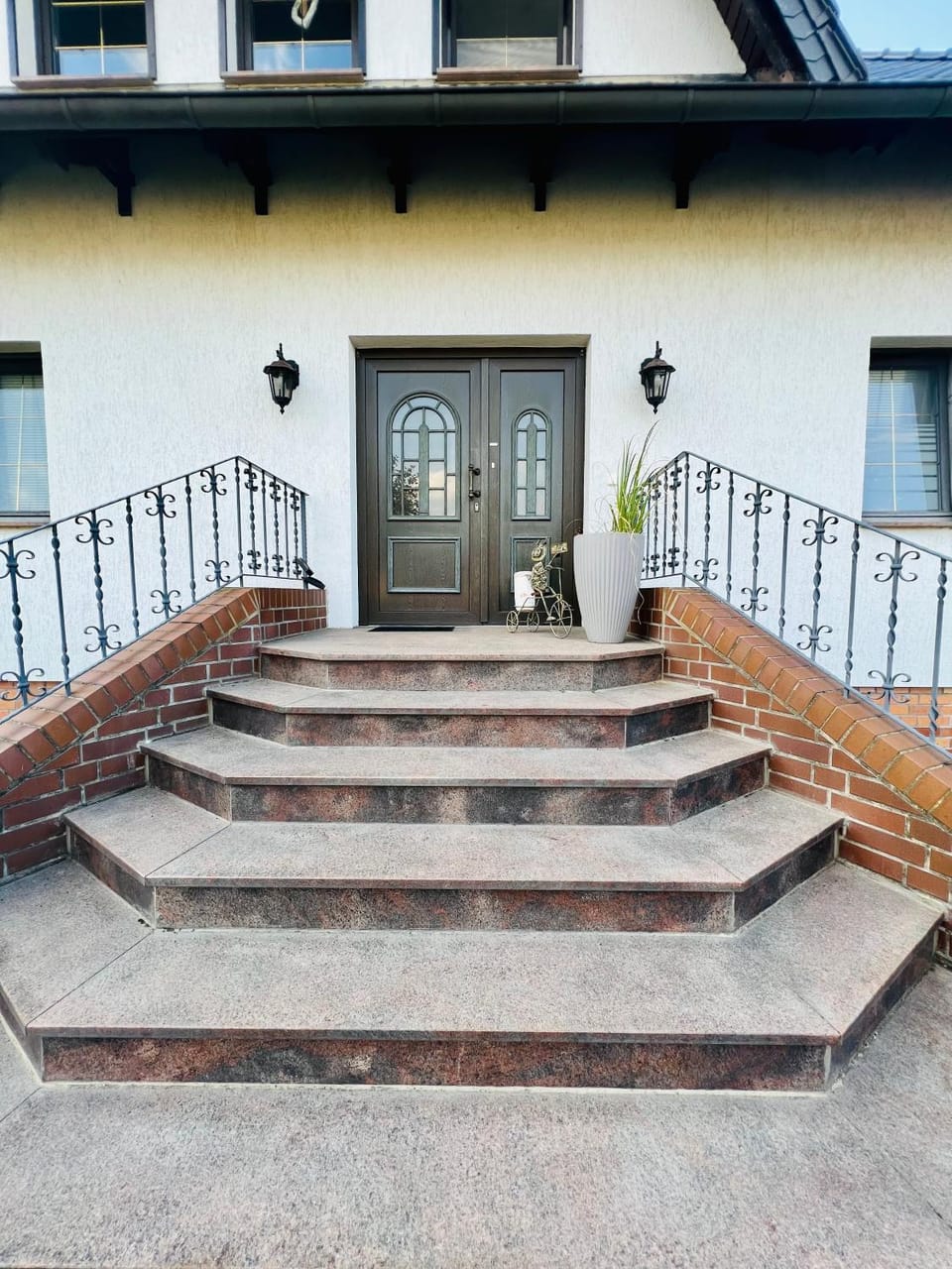 Property building, Facade/entrance