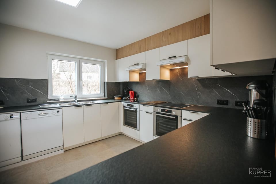 Le Milan Royal 26 pers, Malmedy, Balnéo, vue, calme Chalet in Wallonia, Belgium