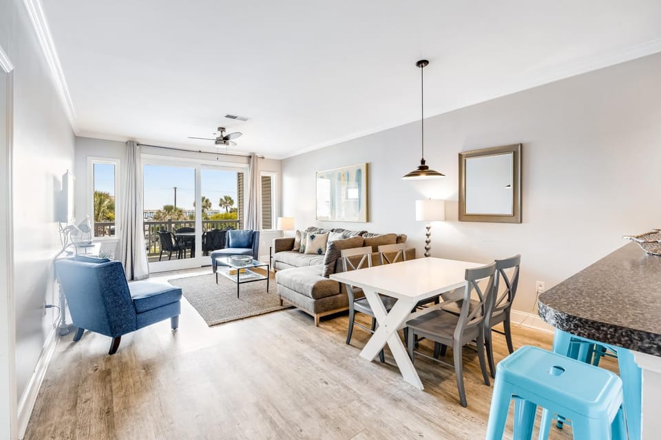 114 West Arctic House in Folly Beach