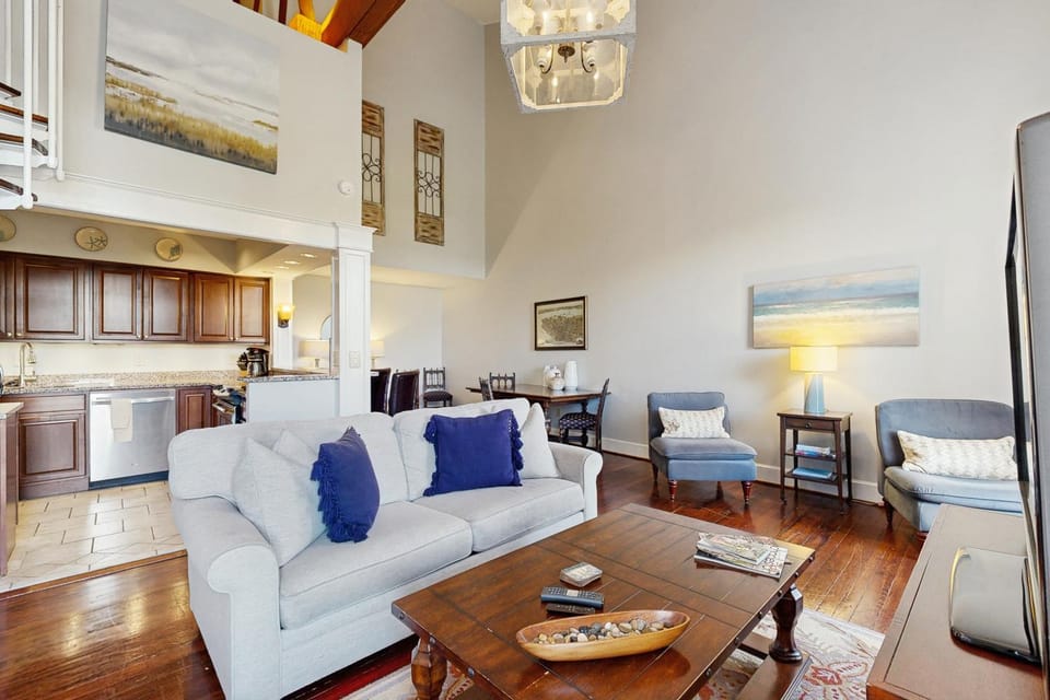 195 East Bay House in Charleston