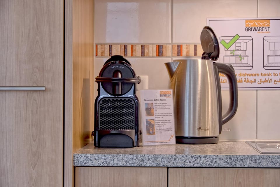 Coffee/tea facilities, Kitchen or kitchenette