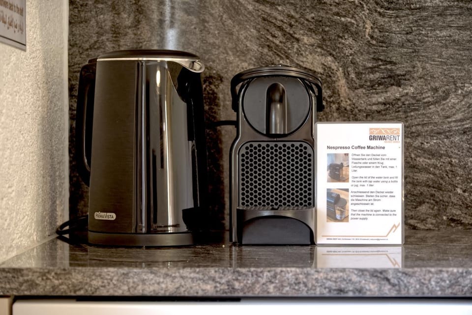 Coffee/tea facilities, Kitchen or kitchenette