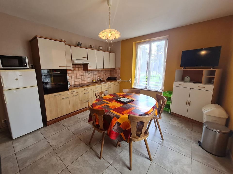 Gîte familial au bord du Canal de la Marne au Rhin, idéal pour pêche et randonnées, proche de Nancy - FR-1-584-29 House in Grand Est