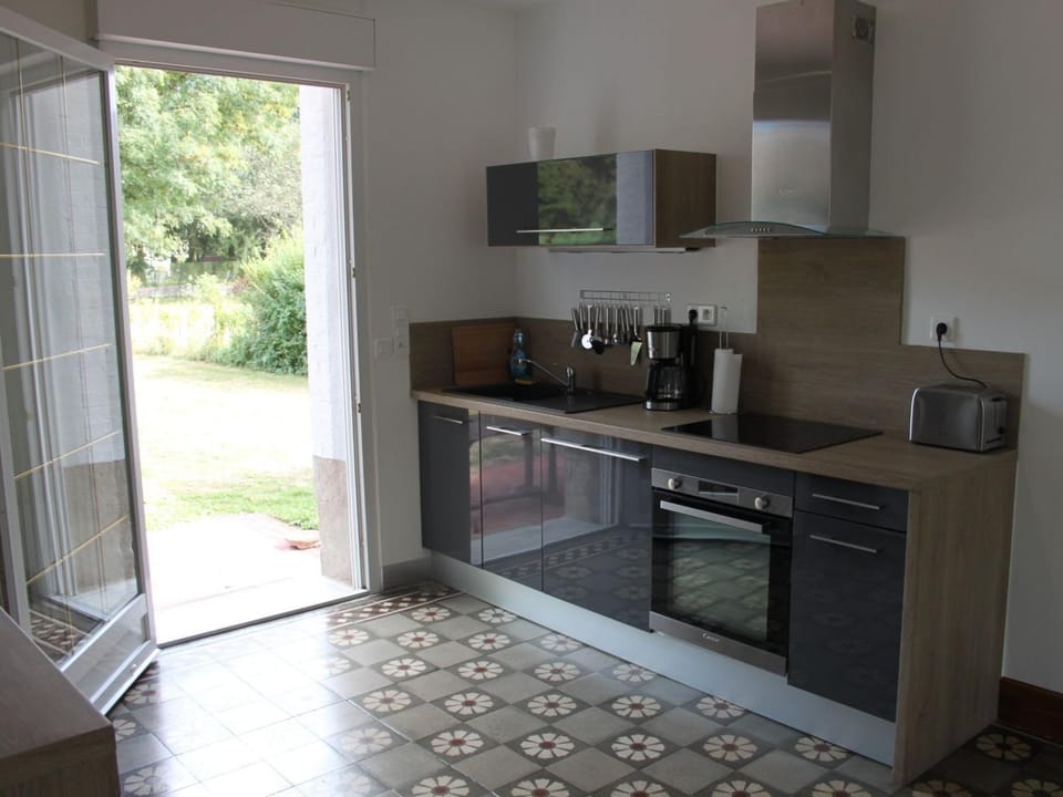 Maison Contemporaine avec Grand Jardin, Proche Moselle et Nancy, Idéale pour Pêche et Loisirs - FR-1-584-46 House in Vosges