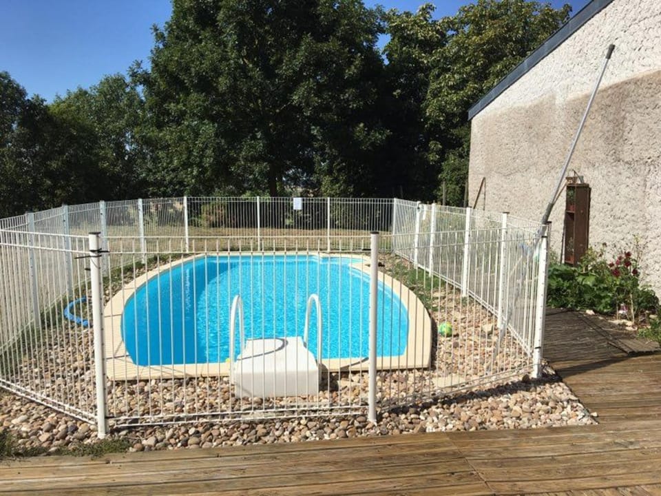 Grand gîte avec piscine, cheminée et terrasse près de Lunéville, idéal pour familles et groupes - FR-1-584-84 House in Grand Est