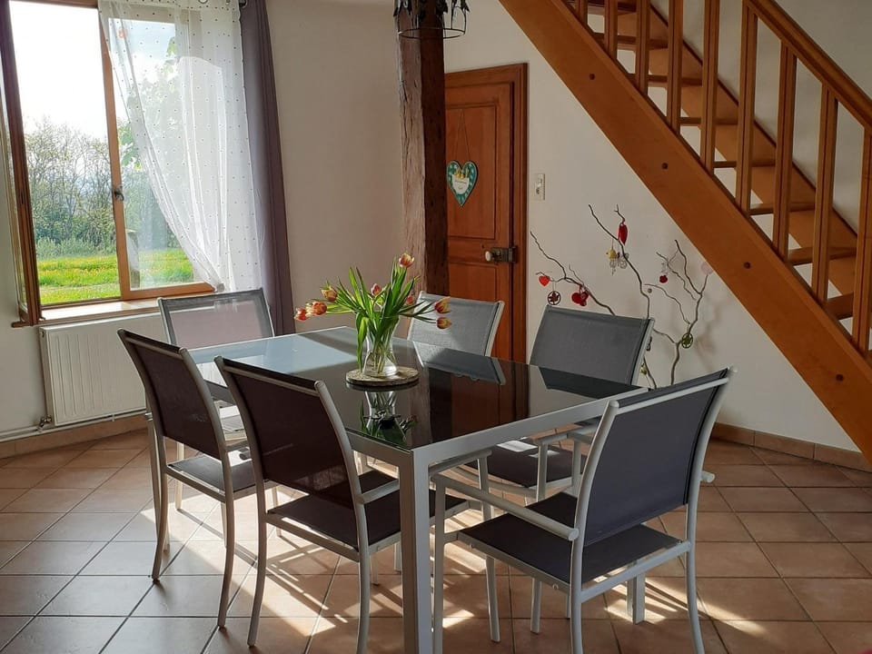 Gîte familial calme avec jardin, wifi et équipements bébé, animaux acceptés - FR-1-584-92 House in Vosges