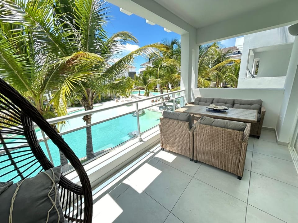 Balcony/Terrace, Pool view
