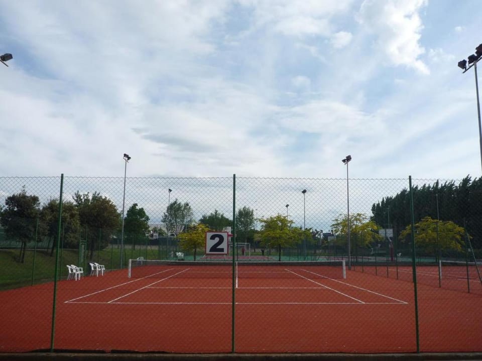 Tennis court