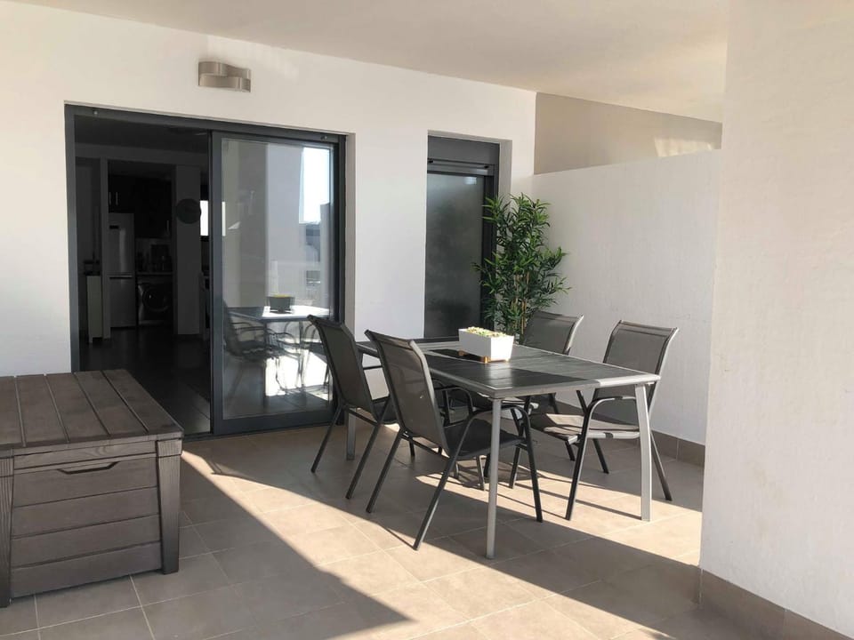 Patio, Dining area