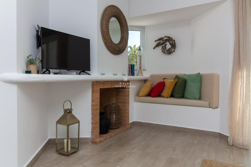 Communal lounge/ TV room, Living room