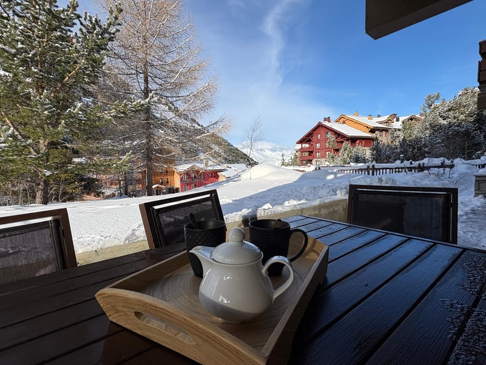 Property building, Patio, Winter, Mountain view