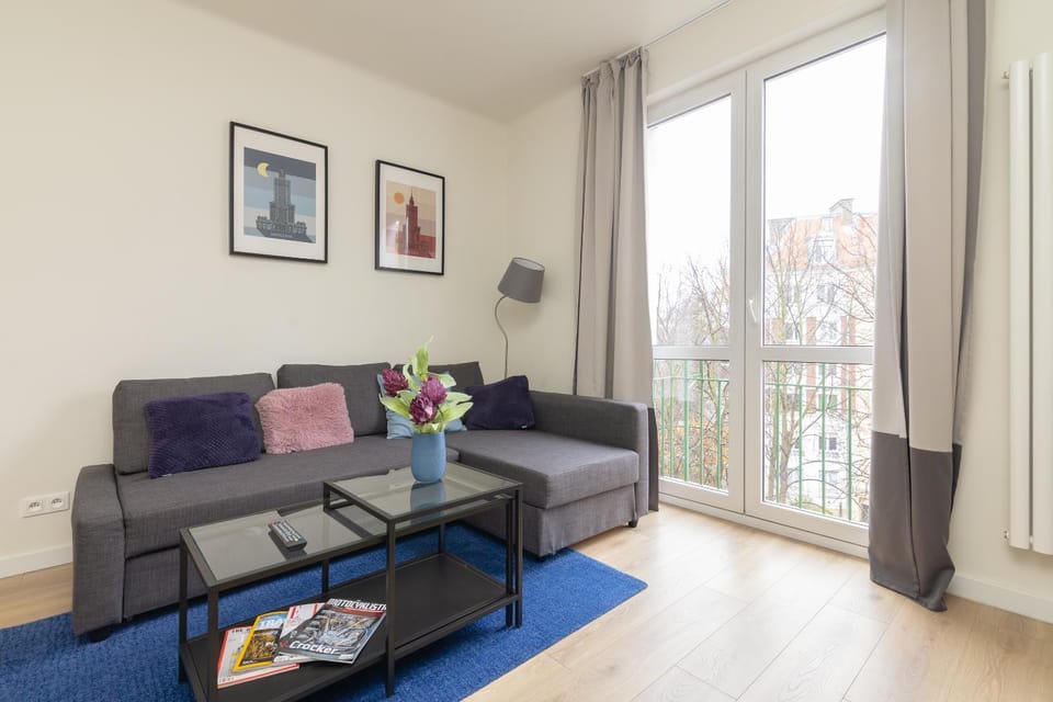 Bed, Living room