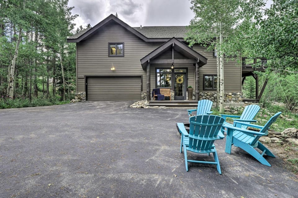 Upscale Home w/ Hot Tub: 3 Mi to Breck Ski Resort! House in Breckenridge