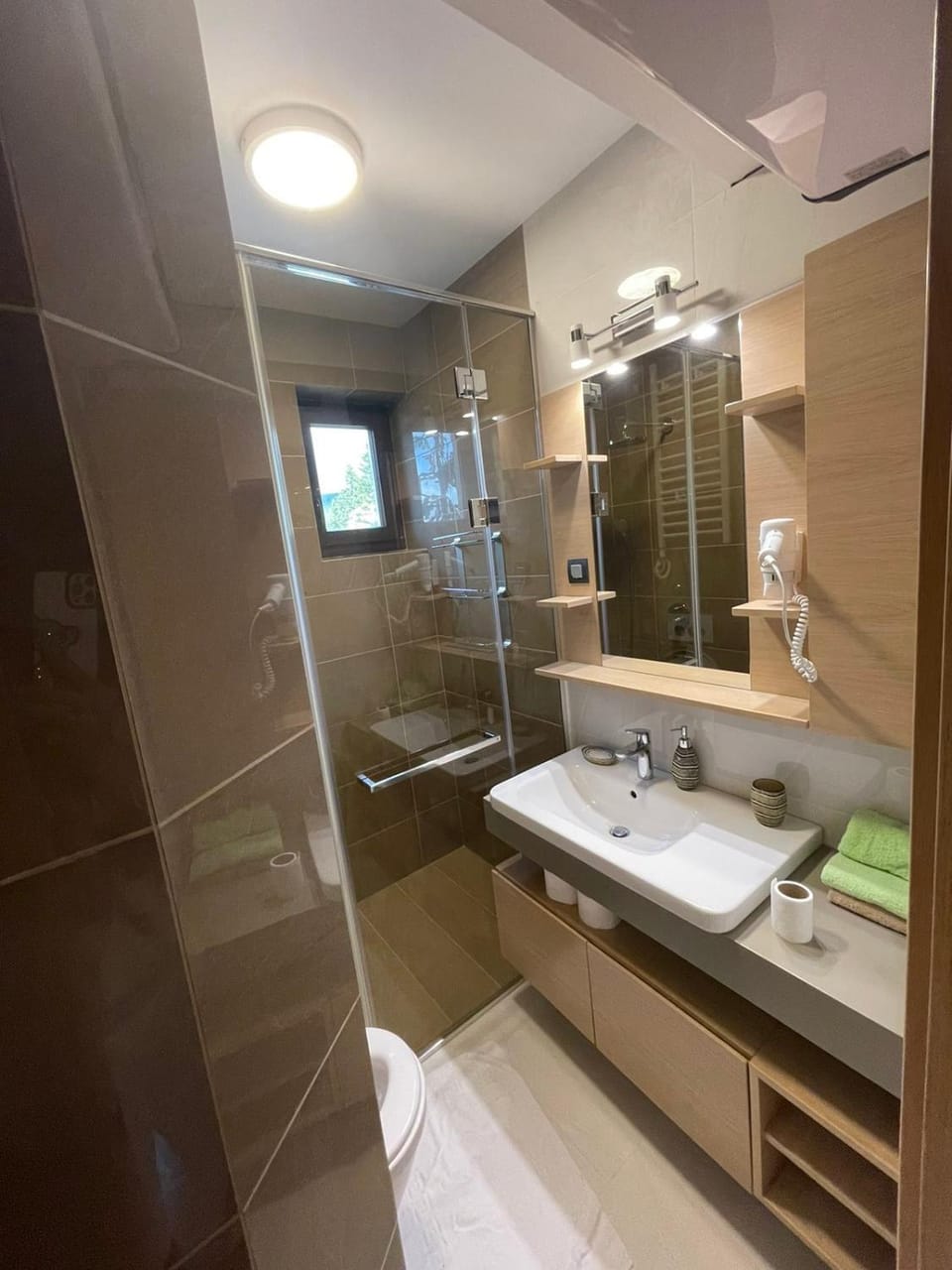 Shower, Bathroom, towels