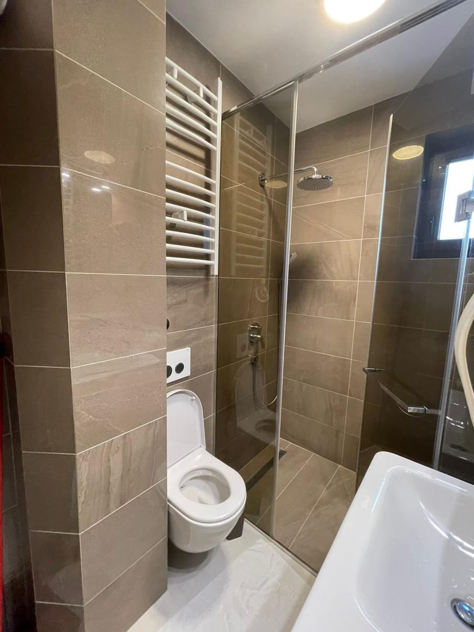 Shower, Toilet, towels