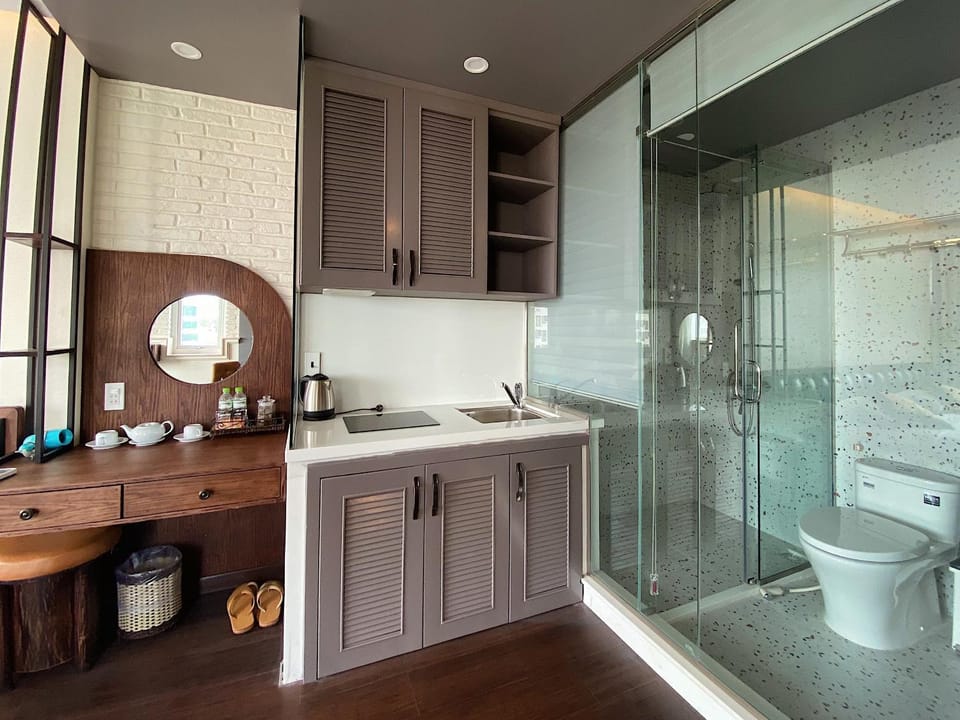 Duc Vuong Saigon Hotel - Cao Thang Hotel in Ho Chi Minh City