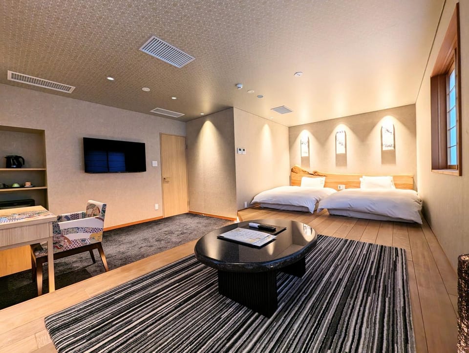 Living room, Photo of the whole room, Bedroom
