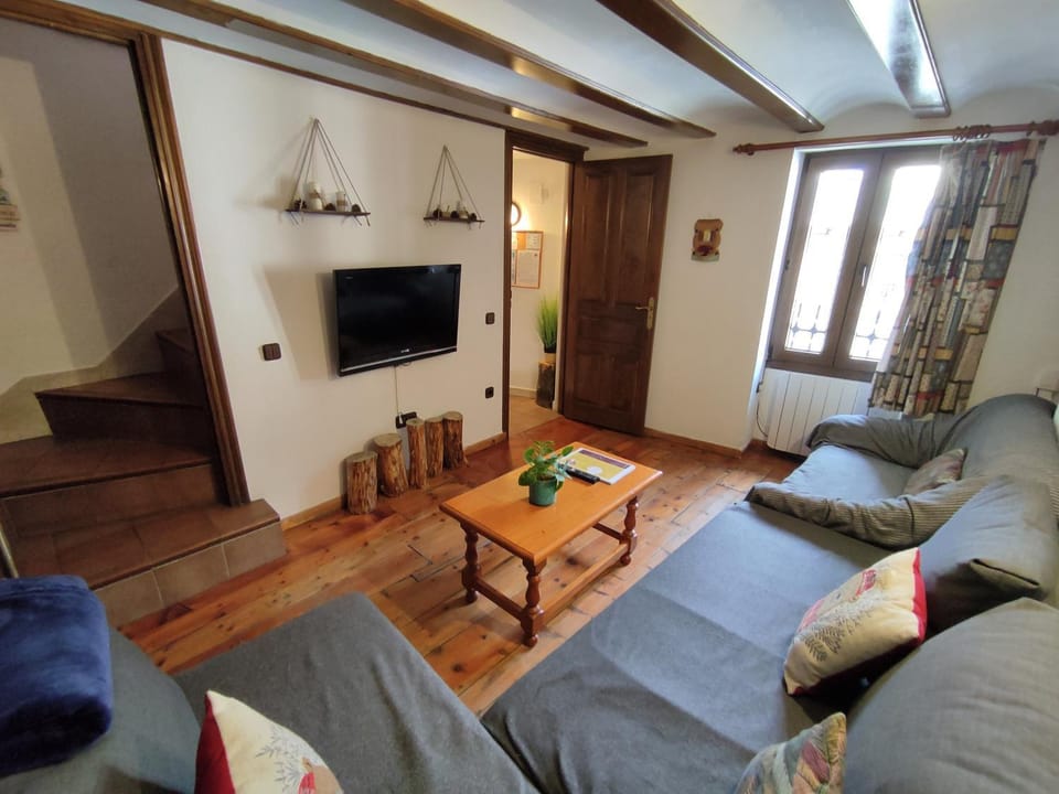 TV and multimedia, Living room, Dining area