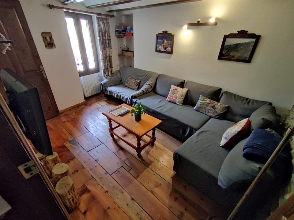 Game Room, TV and multimedia, Living room