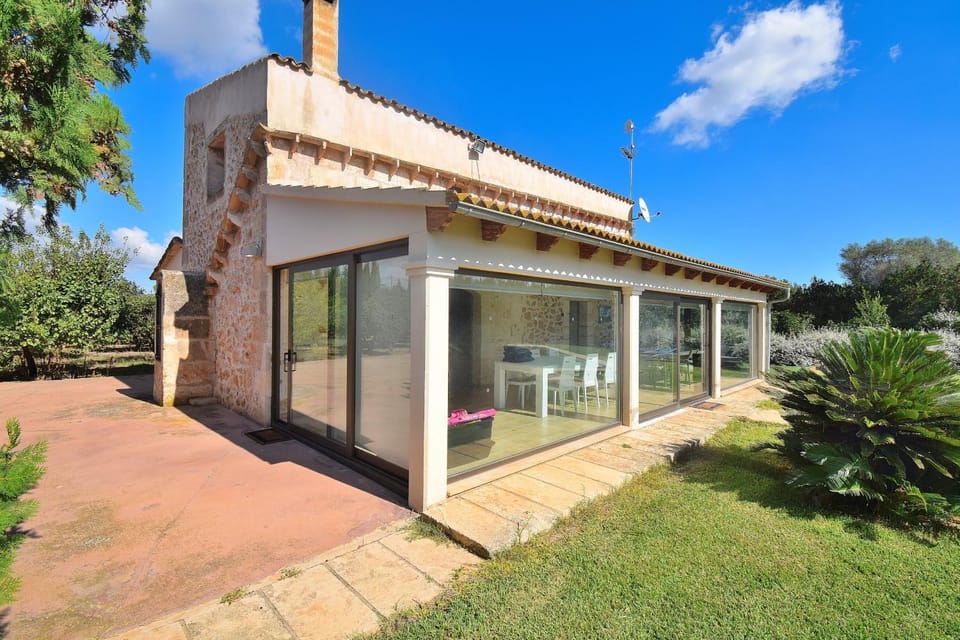 Property building, Facade/entrance, Off site