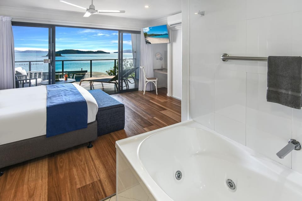 Bedroom, Sea view, Bath