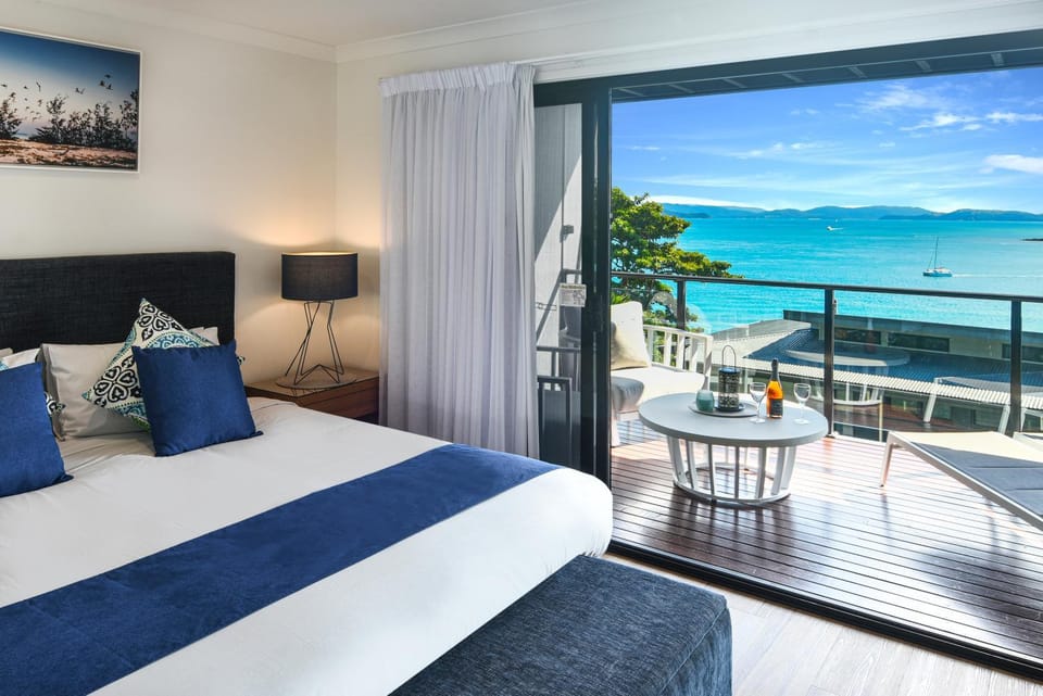 Bed, Bedroom, Sea view