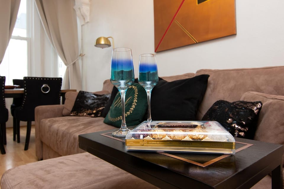 Ann Apartments opposite the Pier with sea view Apartment in Portsmouth