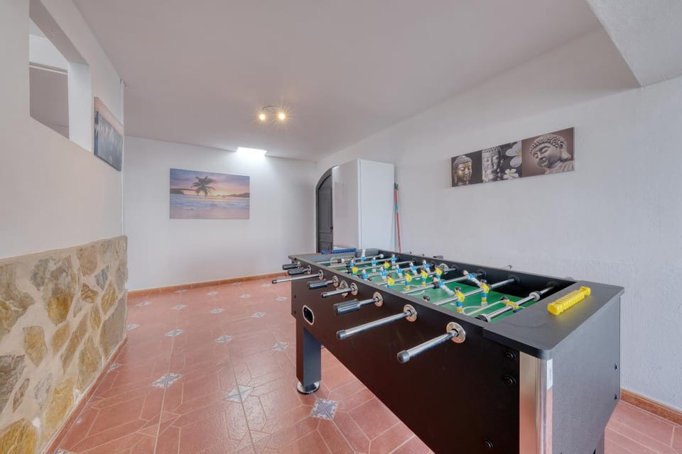 Game Room, Game Room
