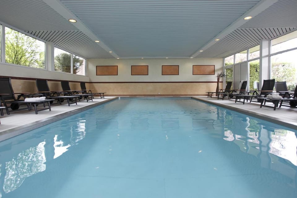 Swimming pool, Swimming pool