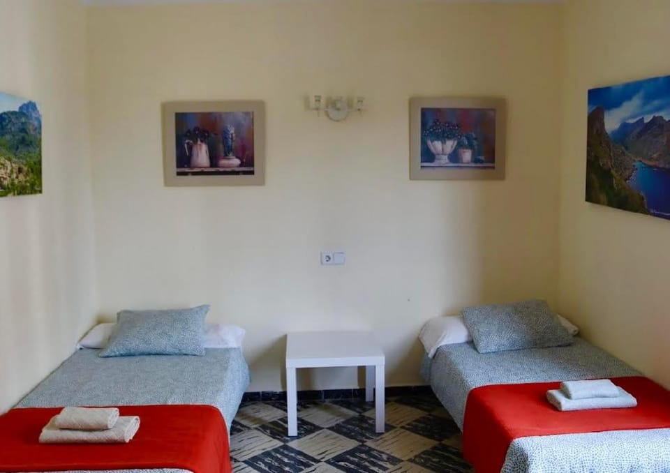 Hostal Atlanta Bed and Breakfast in S'Arenal