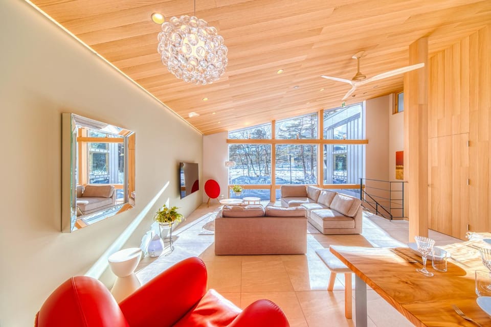 Living room, Dining area