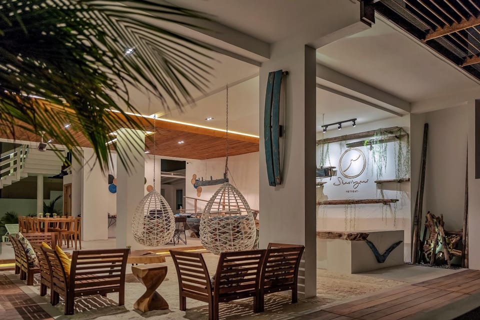 Communal lounge/ TV room, Facade/entrance, Property logo or sign, Lobby or reception, Dining area, Street view