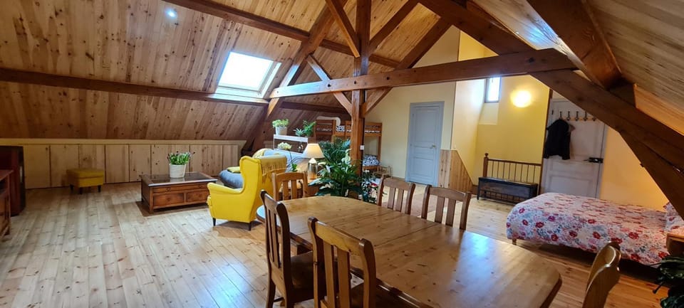 Lounge or bar