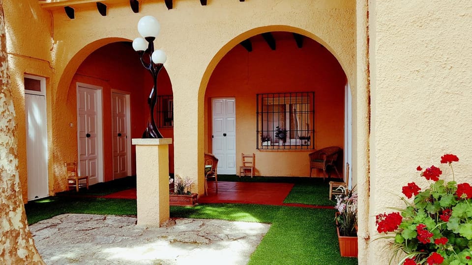 Patio, Facade/entrance