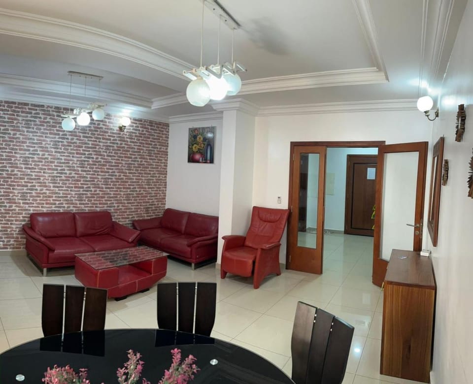 Appartement bon standing 3 chambres avec balcon et ascenseur Apartment in Dakar