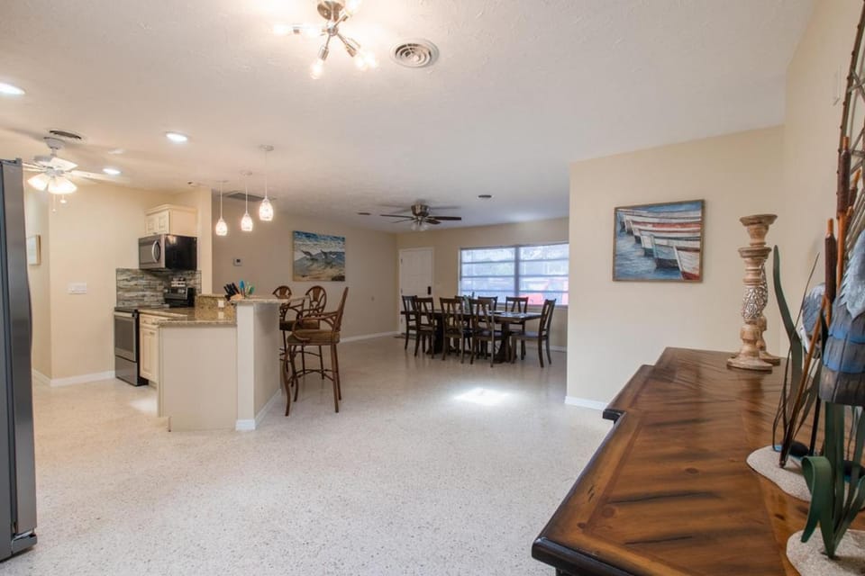 New York Avenue Rancher House in Gulf Gate Estates
