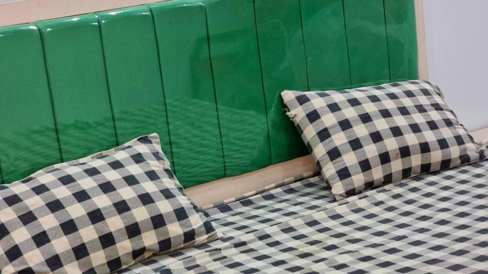 Palace inn Guest House Bed and Breakfast in Karachi