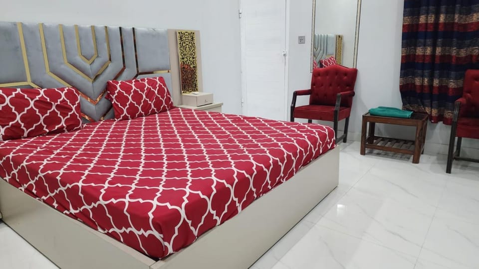 Palace inn Guest House Bed and Breakfast in Karachi