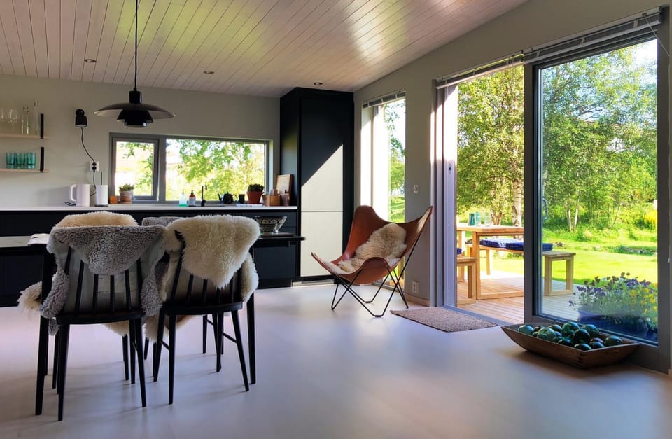 Patio, Garden, View (from property/room), Balcony/Terrace, Living room, Seating area, Dining area, Garden view